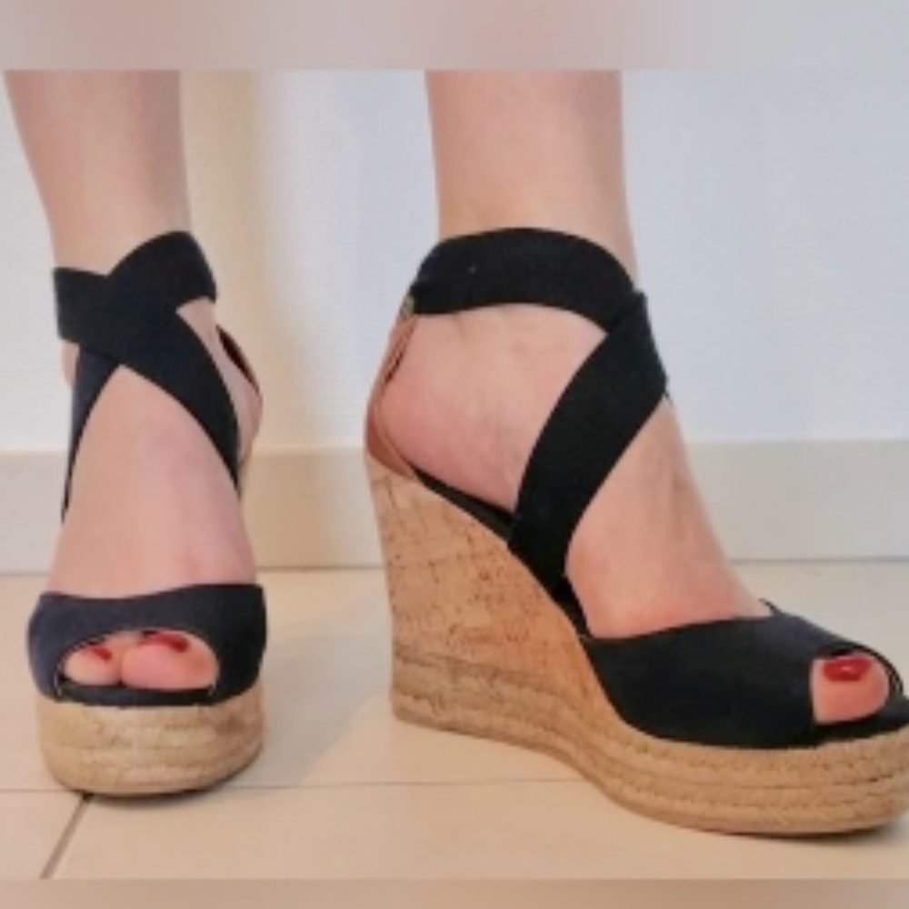 Tory Burch Peep toe cork wedge black size 8